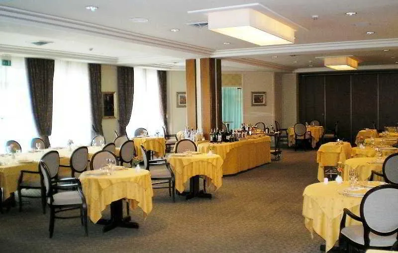 Perugia Plaza Hotel 4*,