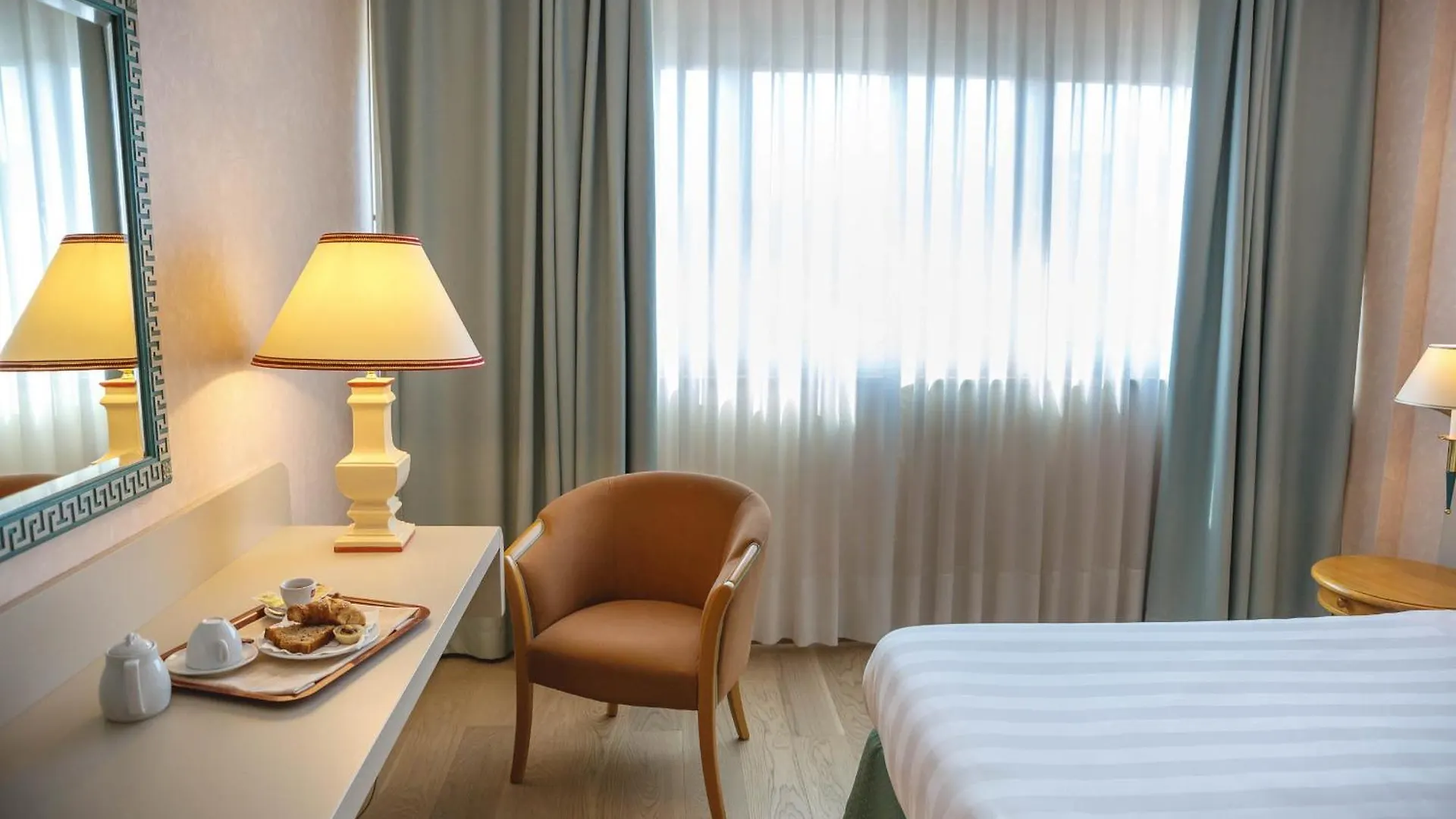 Perugia Plaza Hotel 4*,  Ιταλία