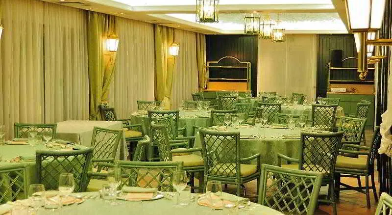 Perugia Plaza Hotel 4*,