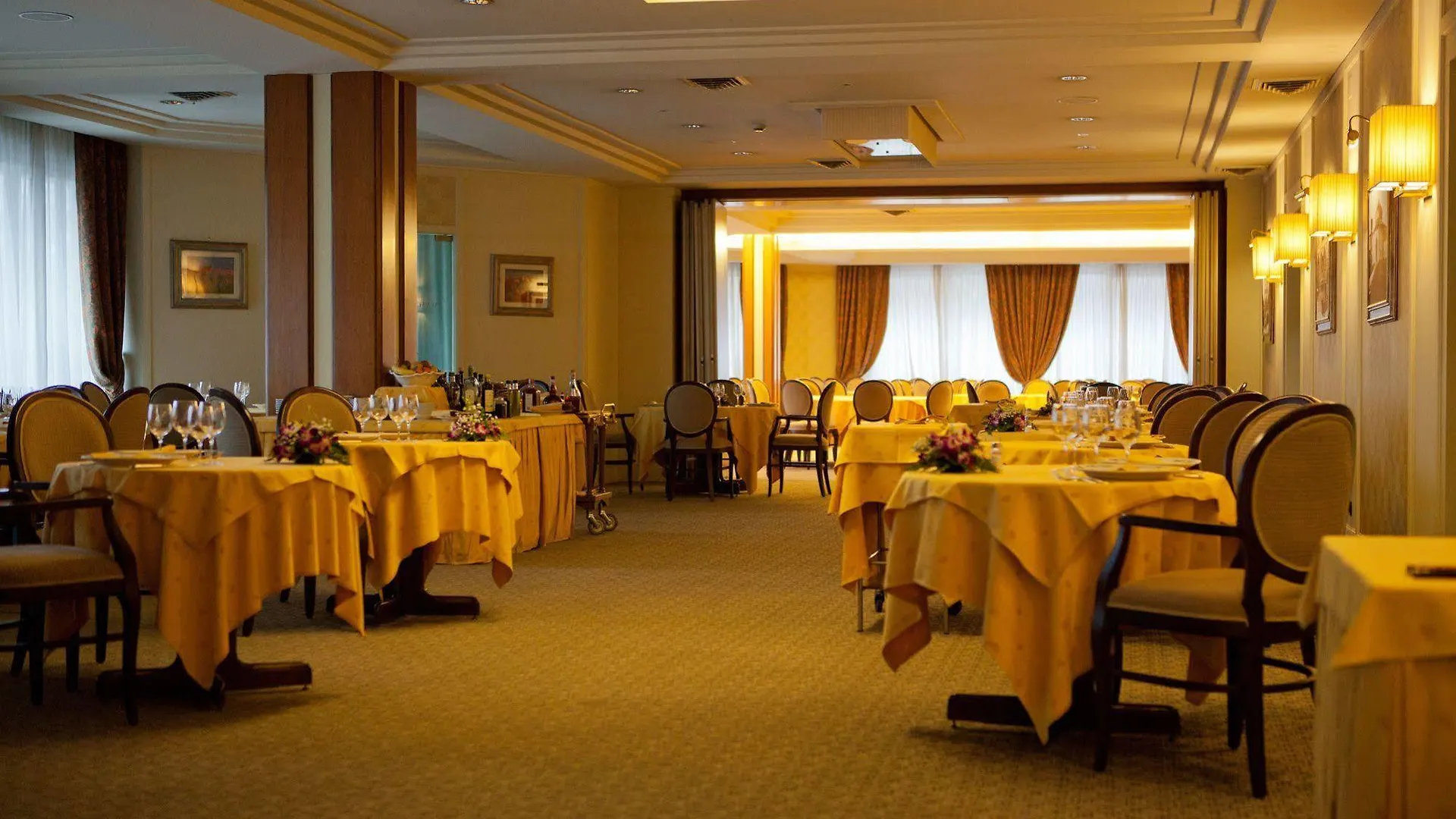 Perugia Plaza Hotel 4*,